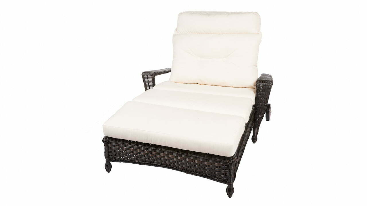 Georgetown Collection - Chaise Lounge 32" x 77" x 46"