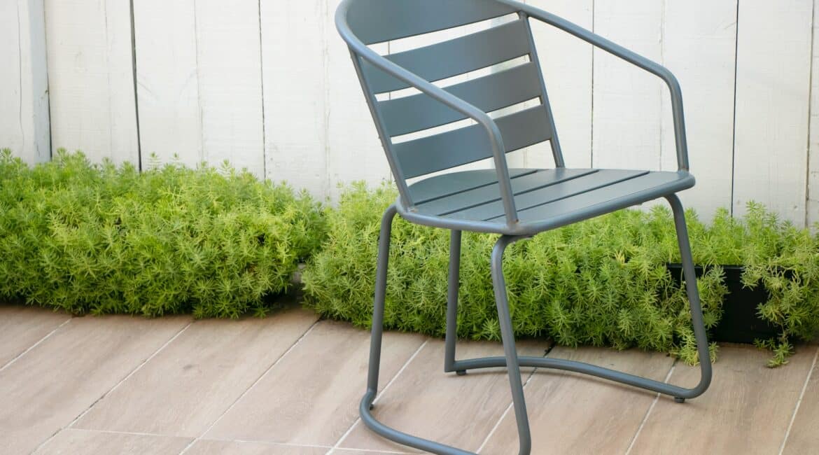 outdoor metal chair