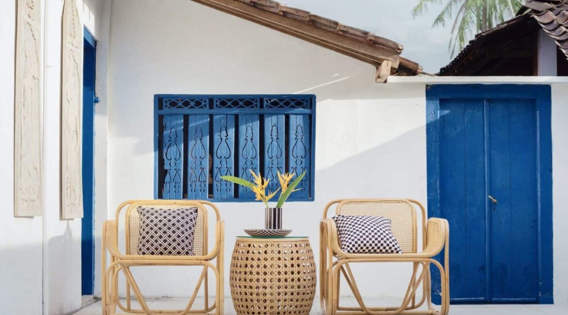 outdoor wicker furniture