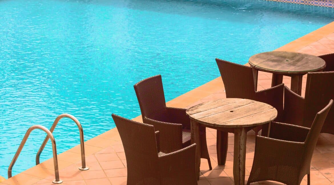 poolside patio furniture