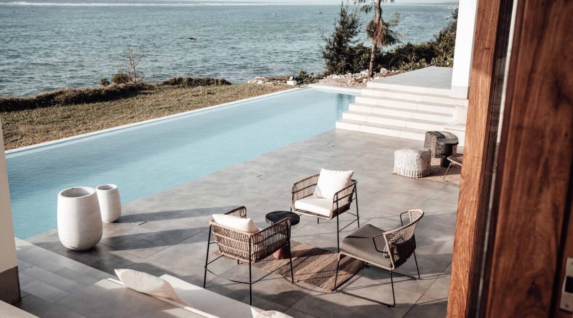 pool patio furniture