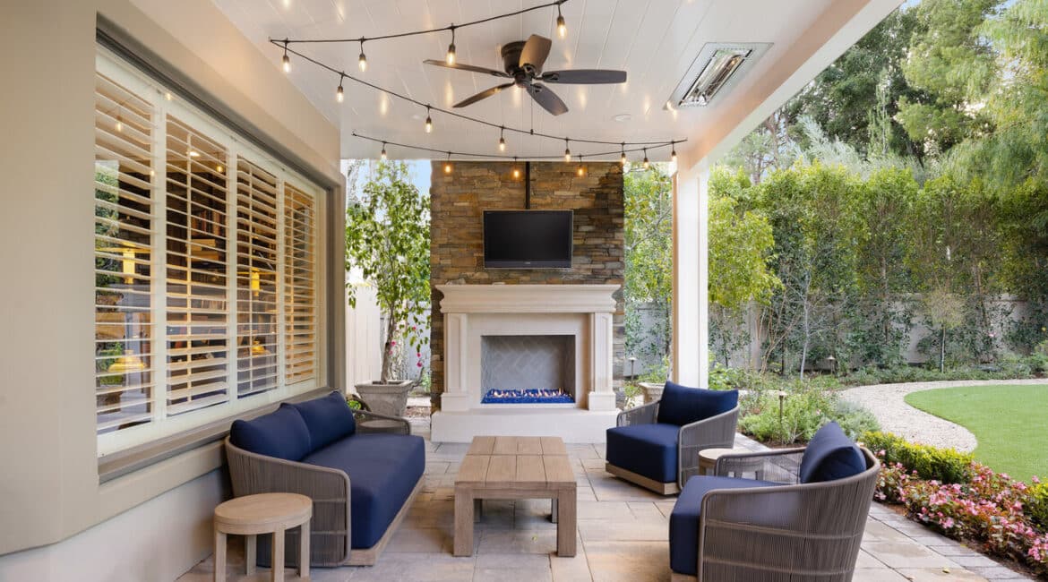 outdoor living area
