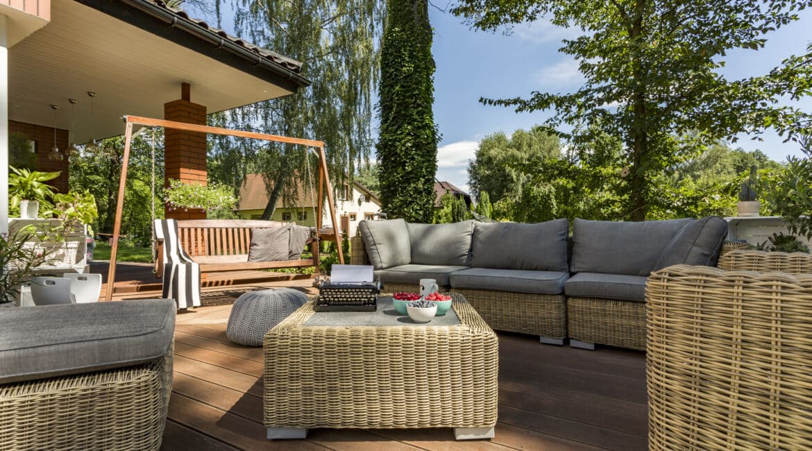 End-Table-Placement-Tips-for-Various-Patio-Layouts