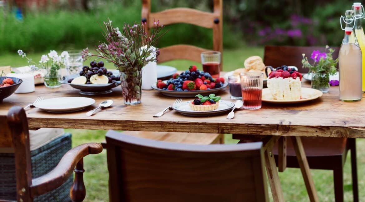 weather-resistant dining set
