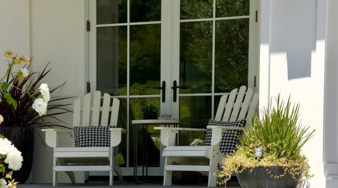 How to Create a Cozy Patio Space with Outdoor Rugs and Lighting