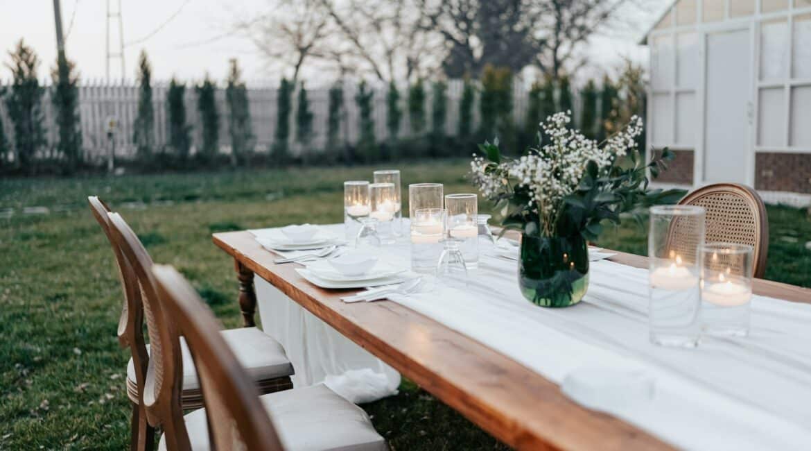 outdoor dining table