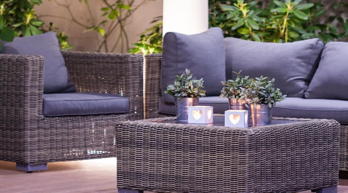 Teak Wicker or Aluminum? Choosing the Right Material for Florida’s Outdoors