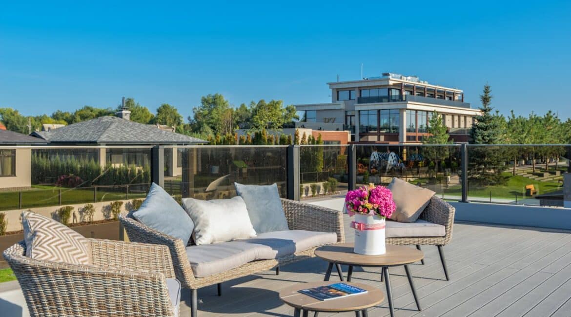 wicker patio furniture