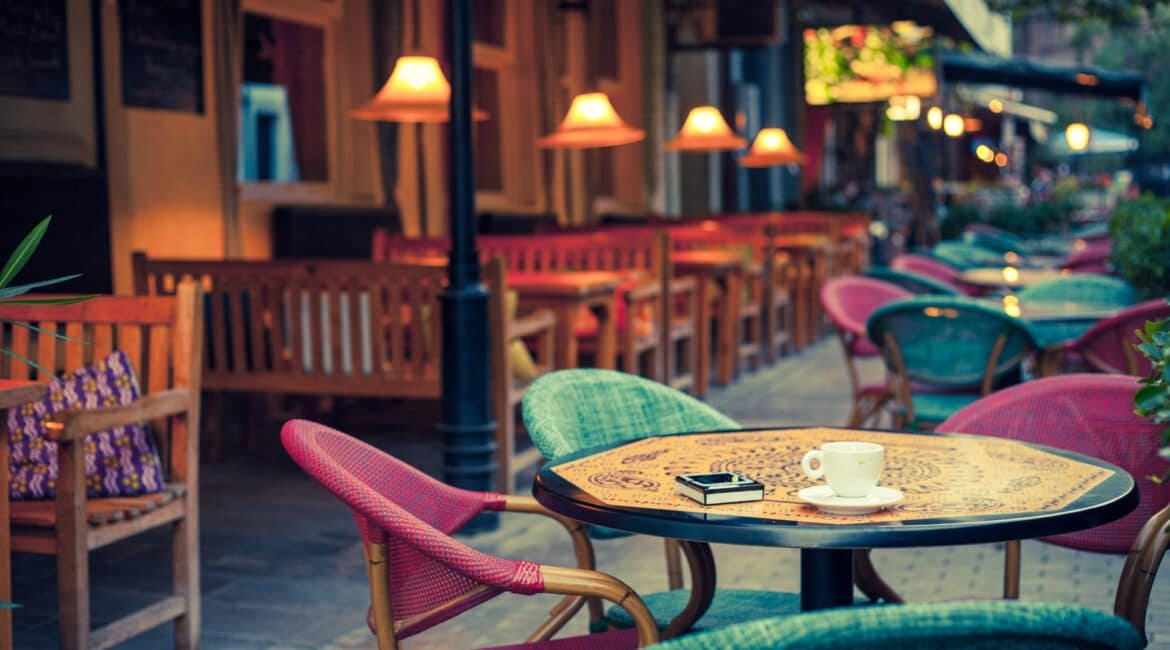 Outdoor Furniture Options for Jacksonville Restaurants & Cafés