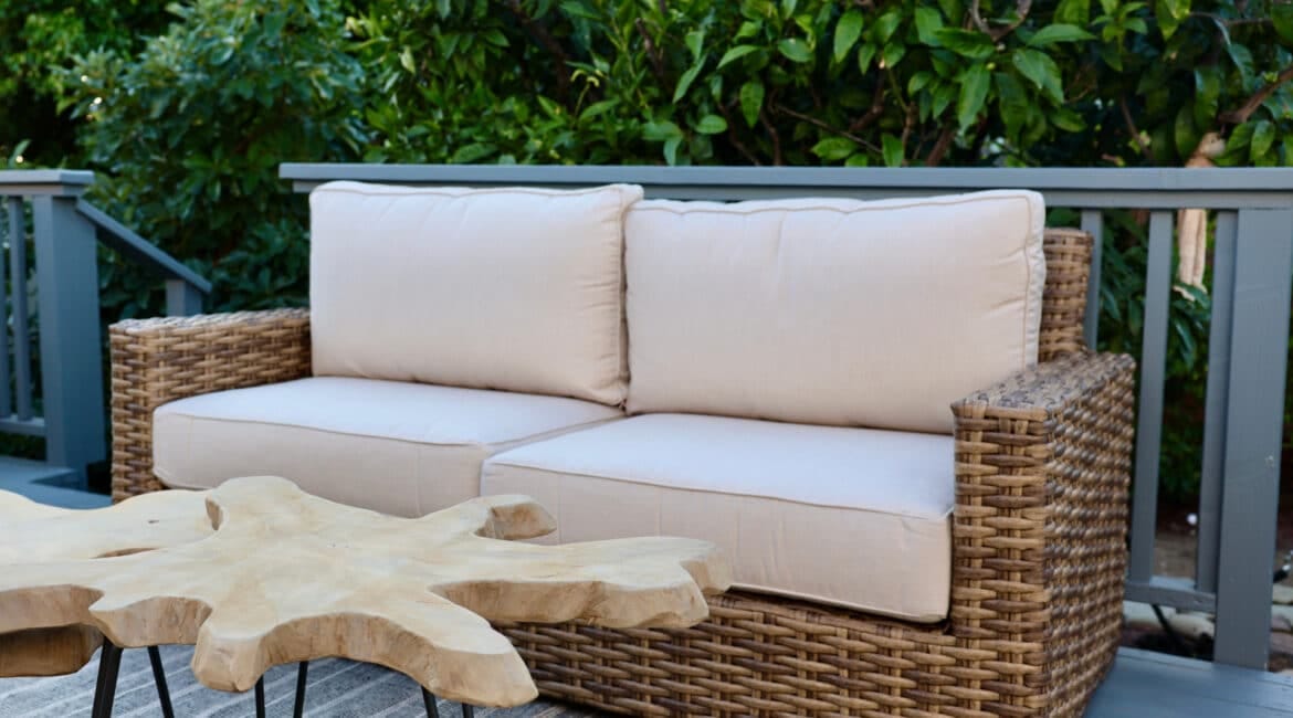 Jacksonville Patio Furniture: Local Stores vs. Online Retailers Compared