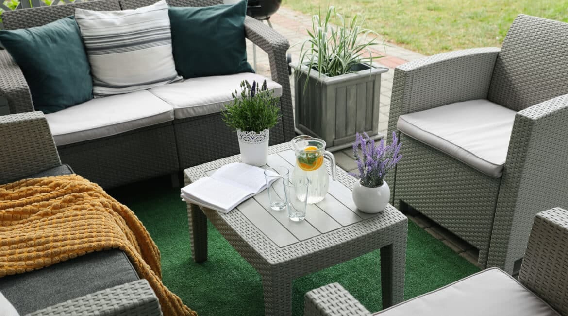 The Best Outdoor Seating Options for Florida’s Humid Climate