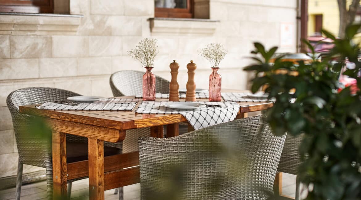 outdoor dining set