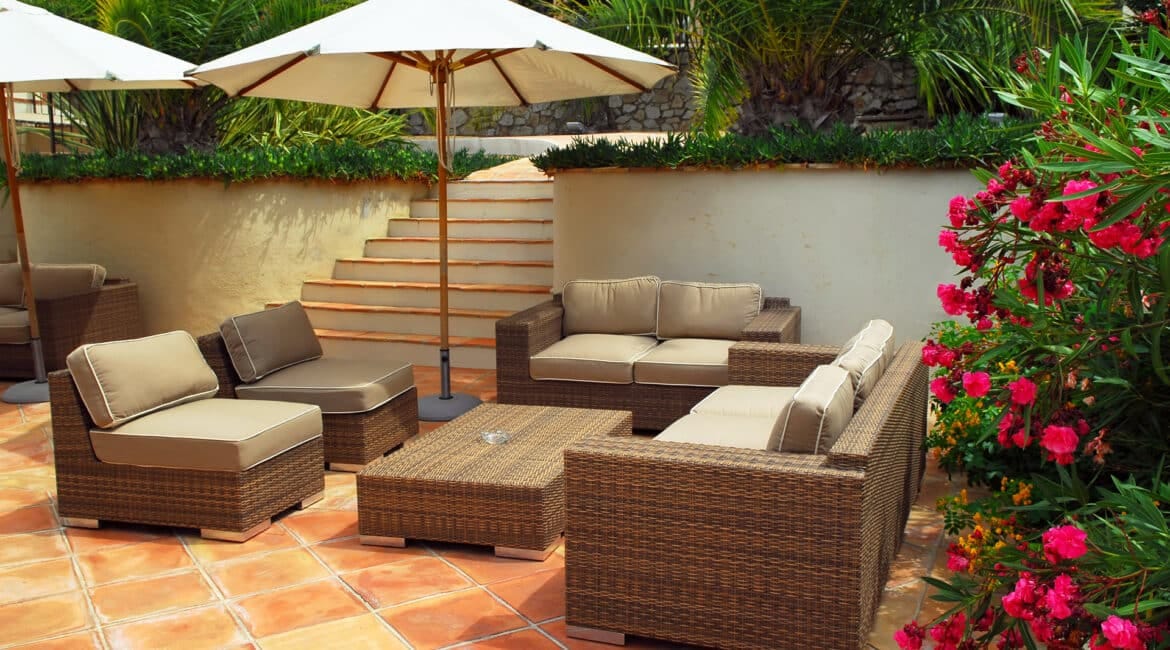 Wicker Teak or Aluminum? Choosing the Right Outdoor Furniture Material in Jacksonville