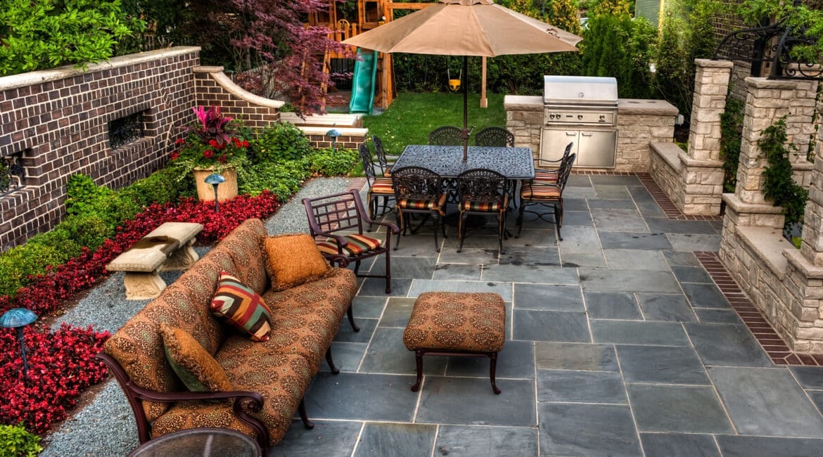 Modern vs. Traditional: Outdoor Furniture Styles That Fit Jacksonville Homes