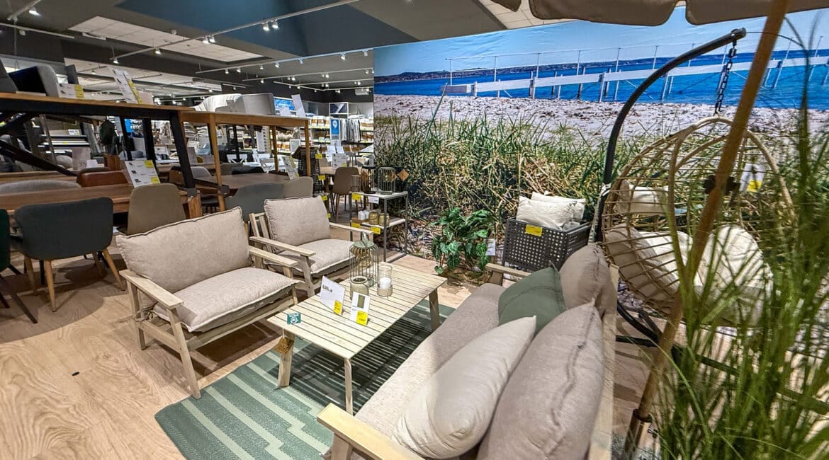 High-End Luxury Outdoor Furniture Brands Sold in Atlanta — Florida