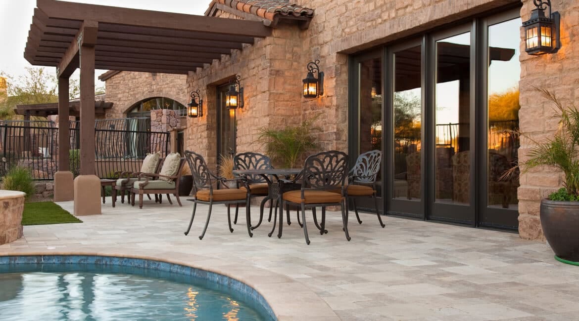 Designing the Perfect Poolside Lounge in Jacksonville FL
