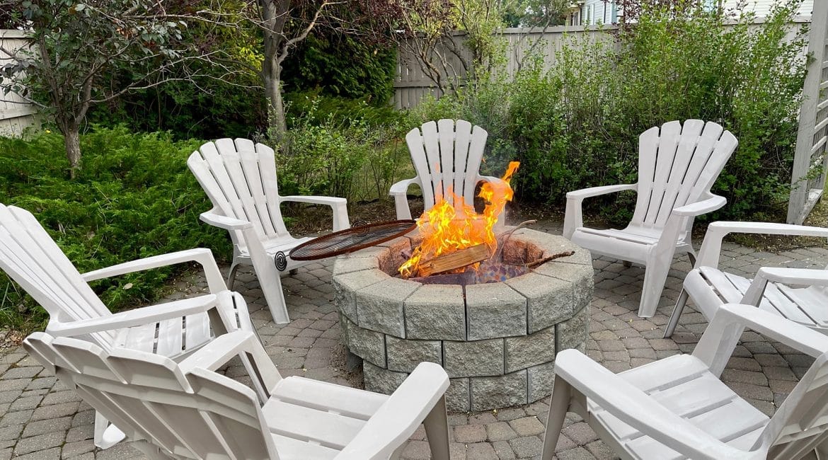 “Adirondack Chairs in Fort Myers: The Perfect Blend of Style and Relaxation”