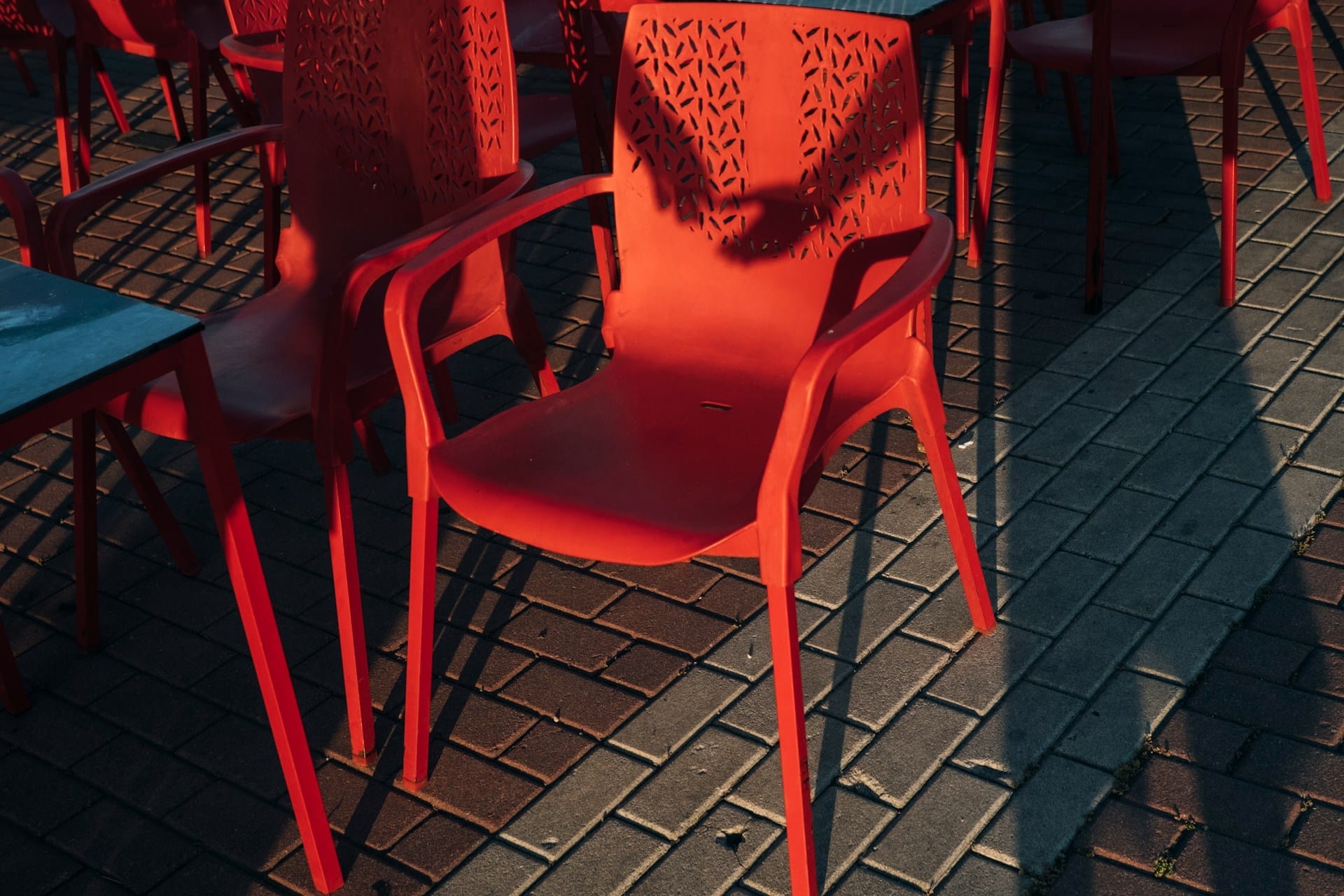 Best Patio Chairs Florida Material Comparison options on display in Florida