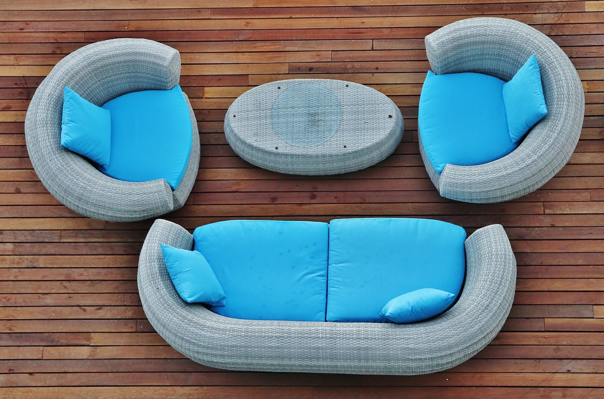 Choose Outdoor Patio Furniture That Lasts setup for Florida outdoor living