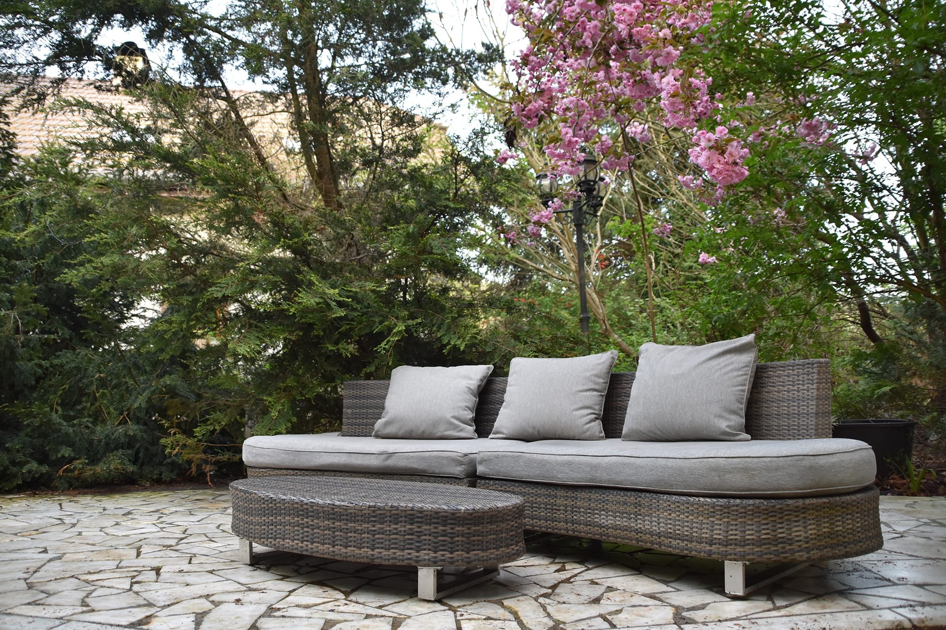 Furnish Outdoor Living Space Budget Florida selection for Florida homeowners