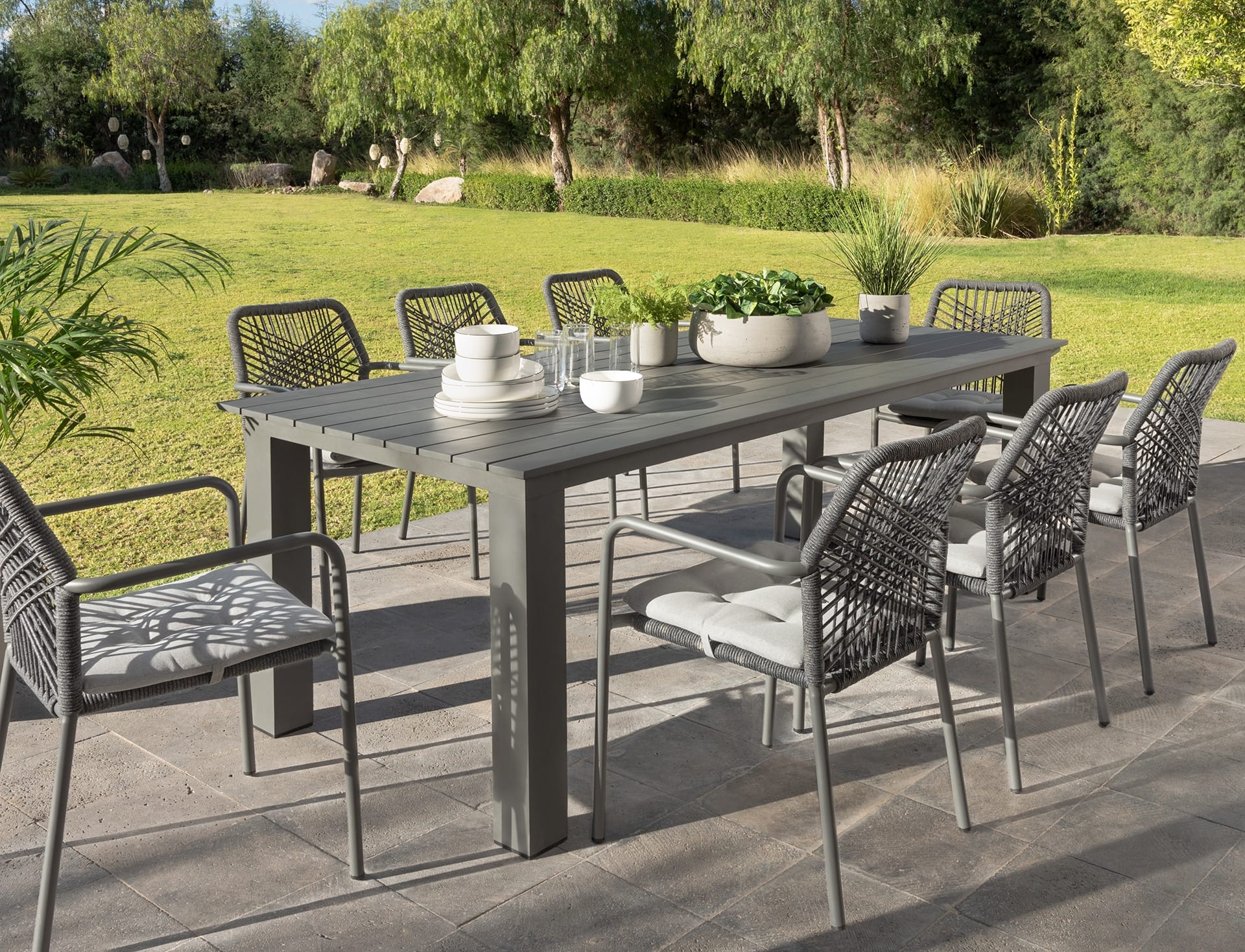 Comparing Furnish Outdoor Living Space Budget Florida styles in Florida