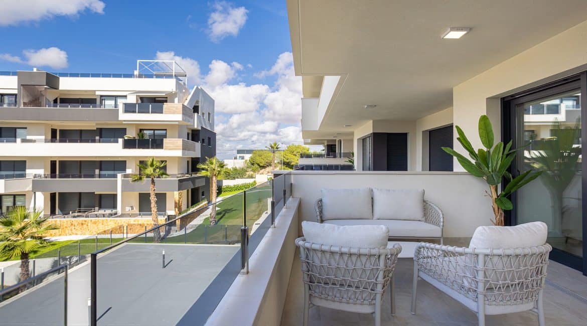 Small Patio Furniture Ideas for Jacksonville Apartments & Balconies — Florida