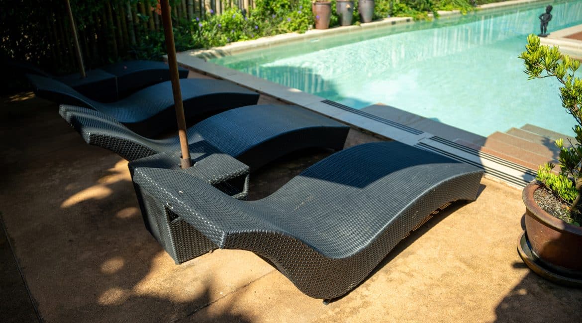 Best Patio Furniture for Poolside & Lanai Spaces in Jacksonville — Florida